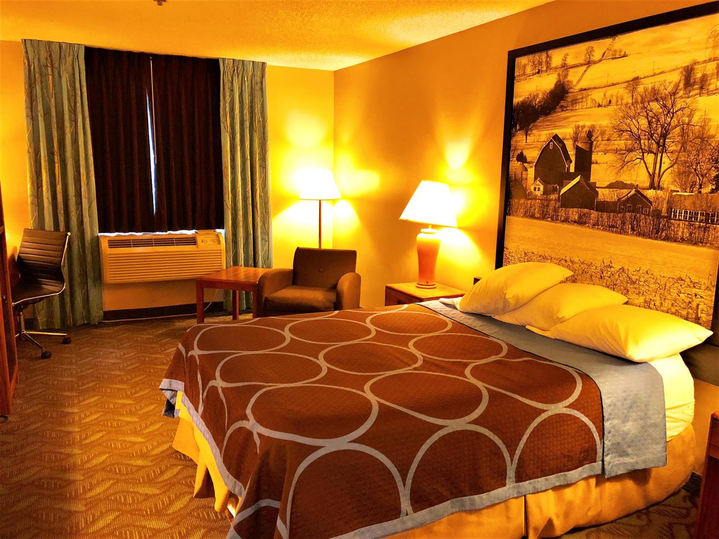 Queen Room - Mobility Access/Non-Smoking