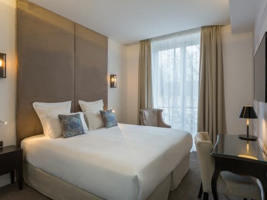 Superior Marquise Room With Side Eiffel Tower View