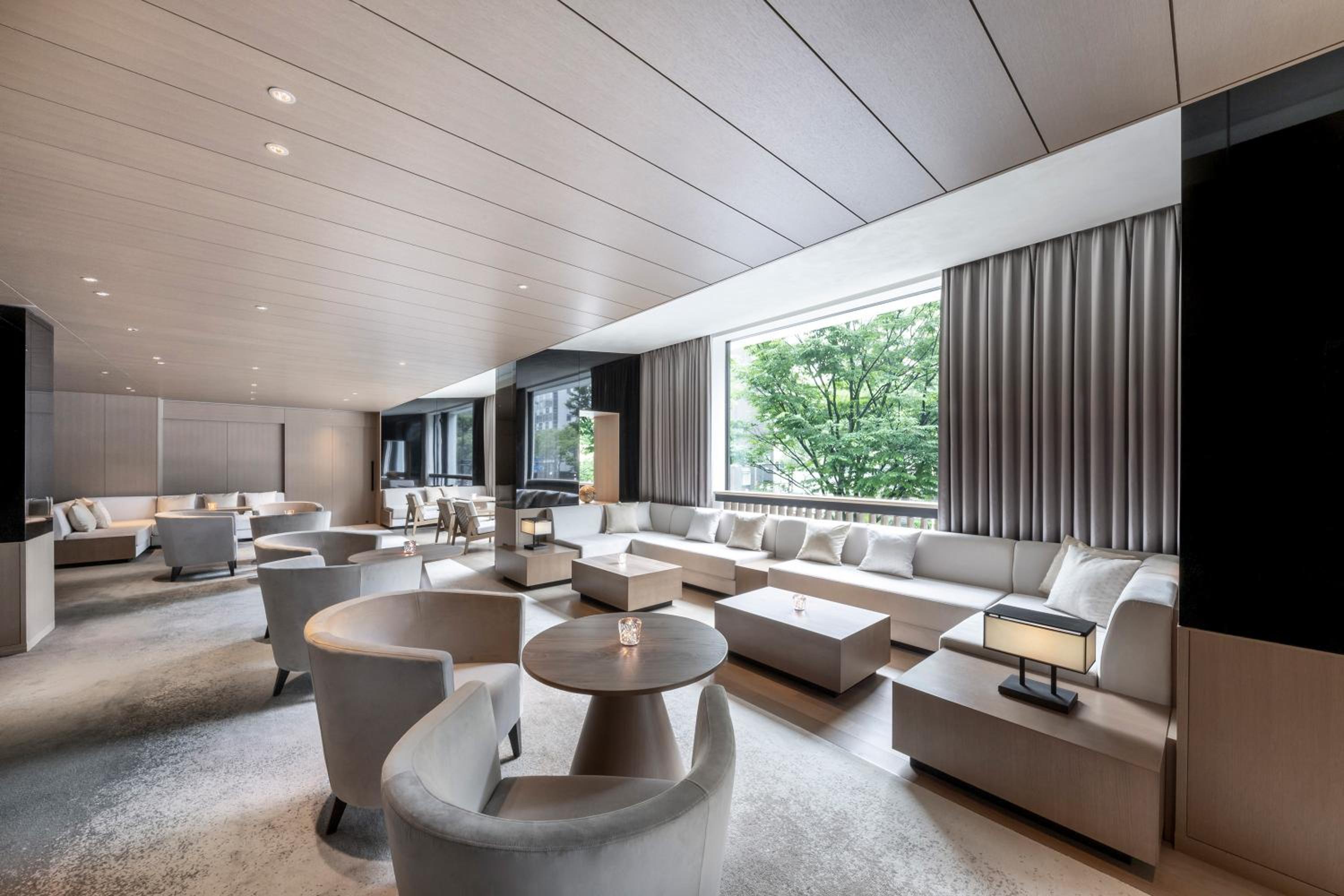 Premium Room with Lounge Access - Non-Smoking