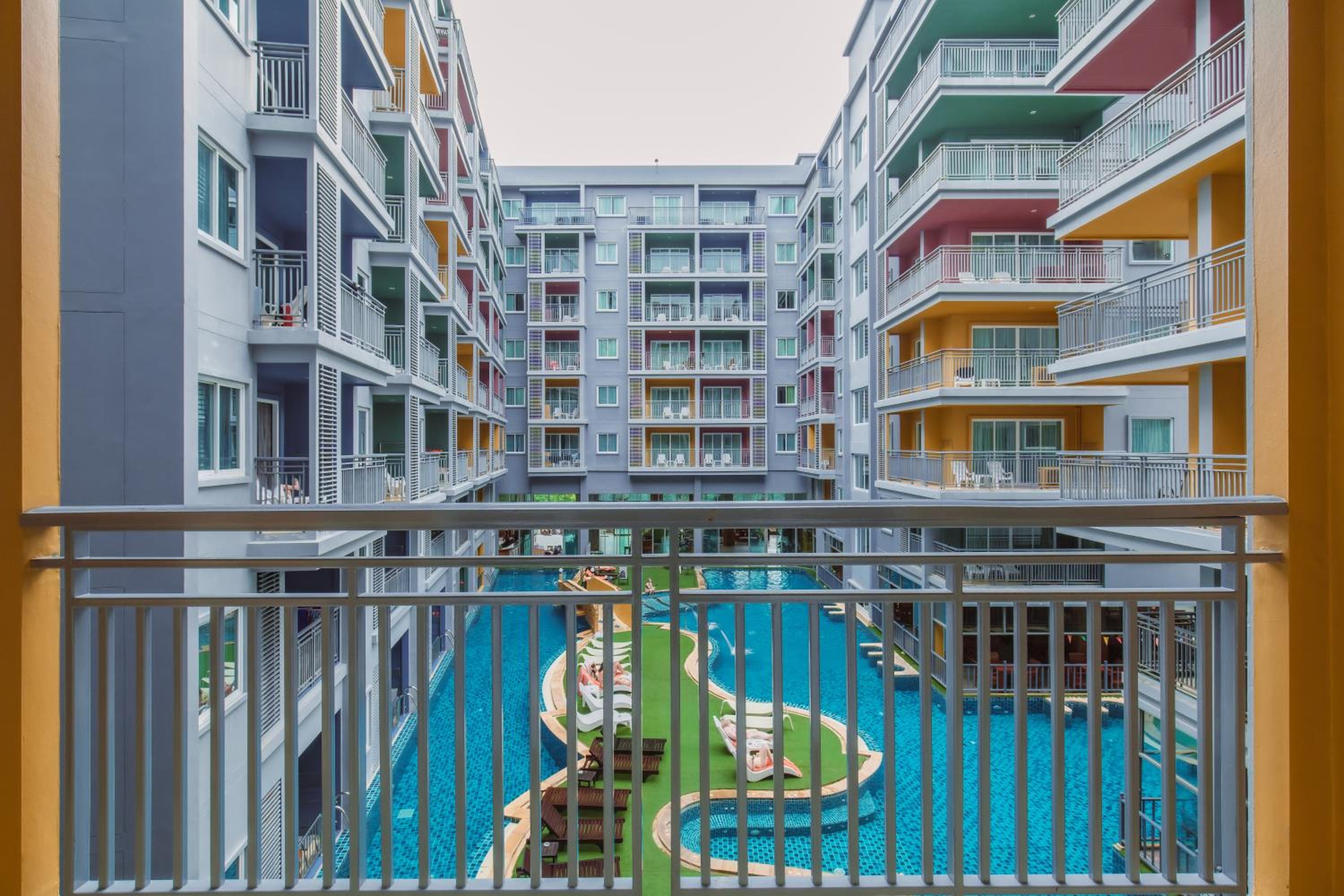 Executive Suite - Pool View