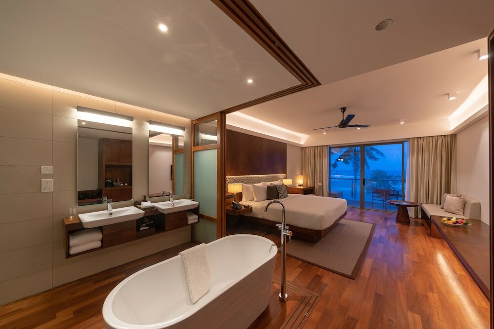 Superior Double Room, 1 King Bed, Ocean View, Beachfront