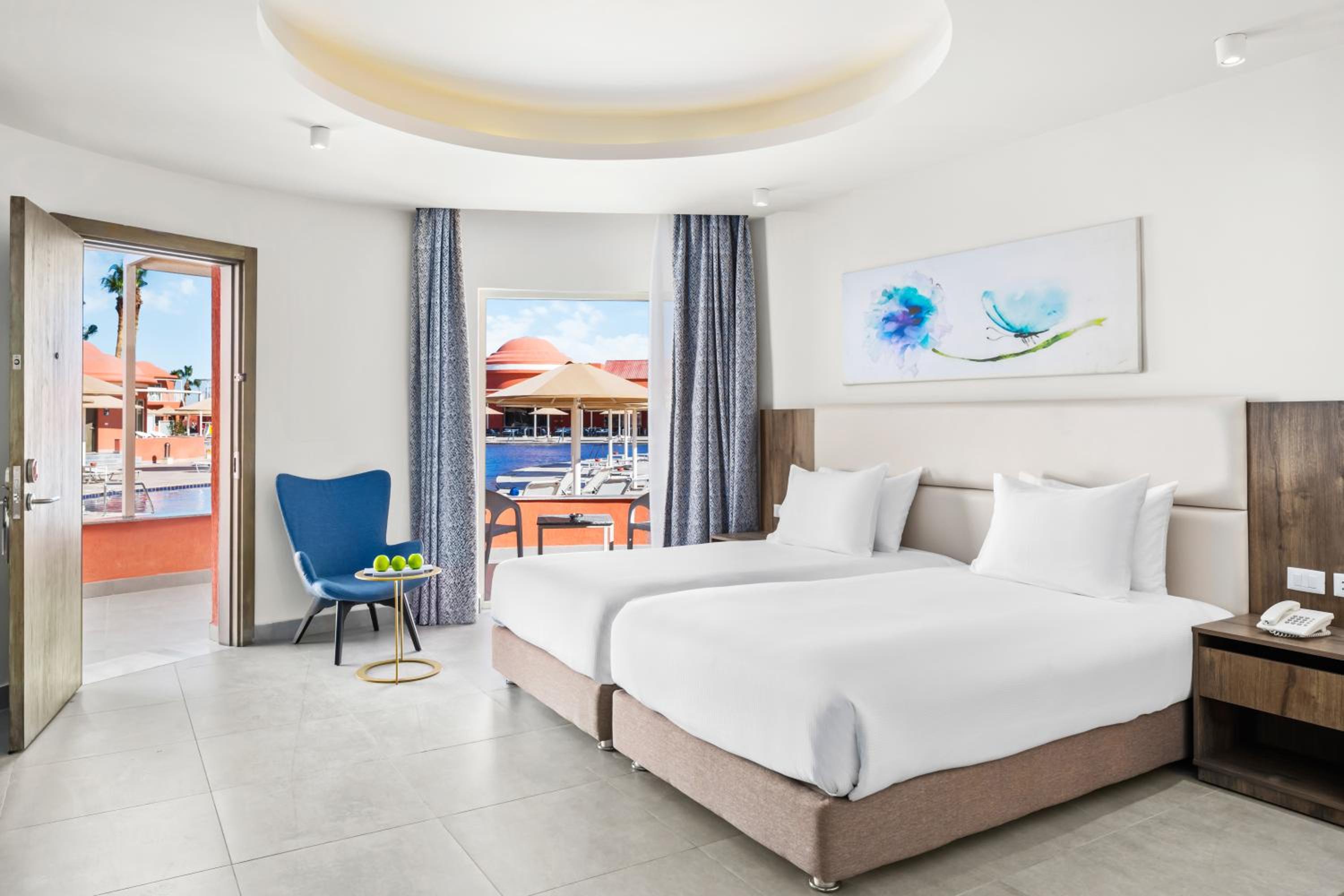 Deluxe Room Pool view