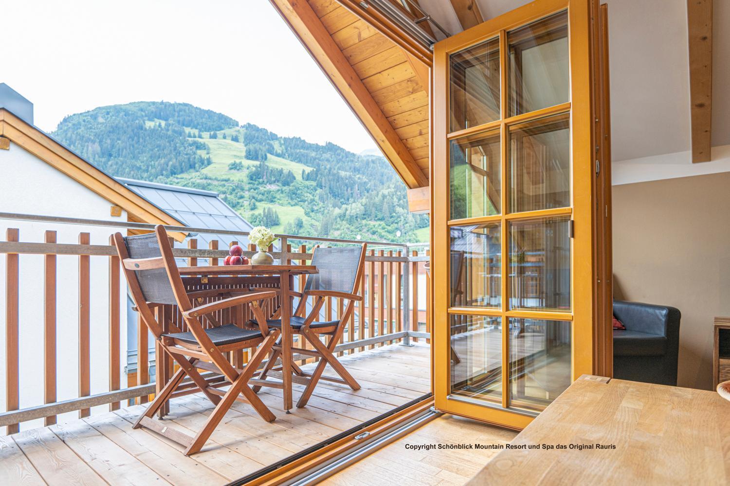 Four-Bedroom Apartment with Sofa Bed
