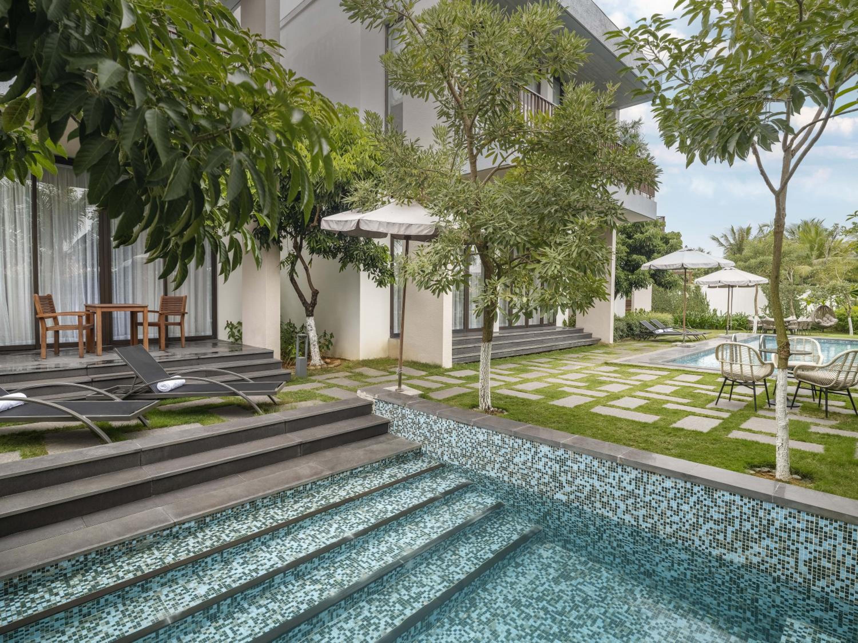 4 Bedrooms Oakwood Executive Villa 