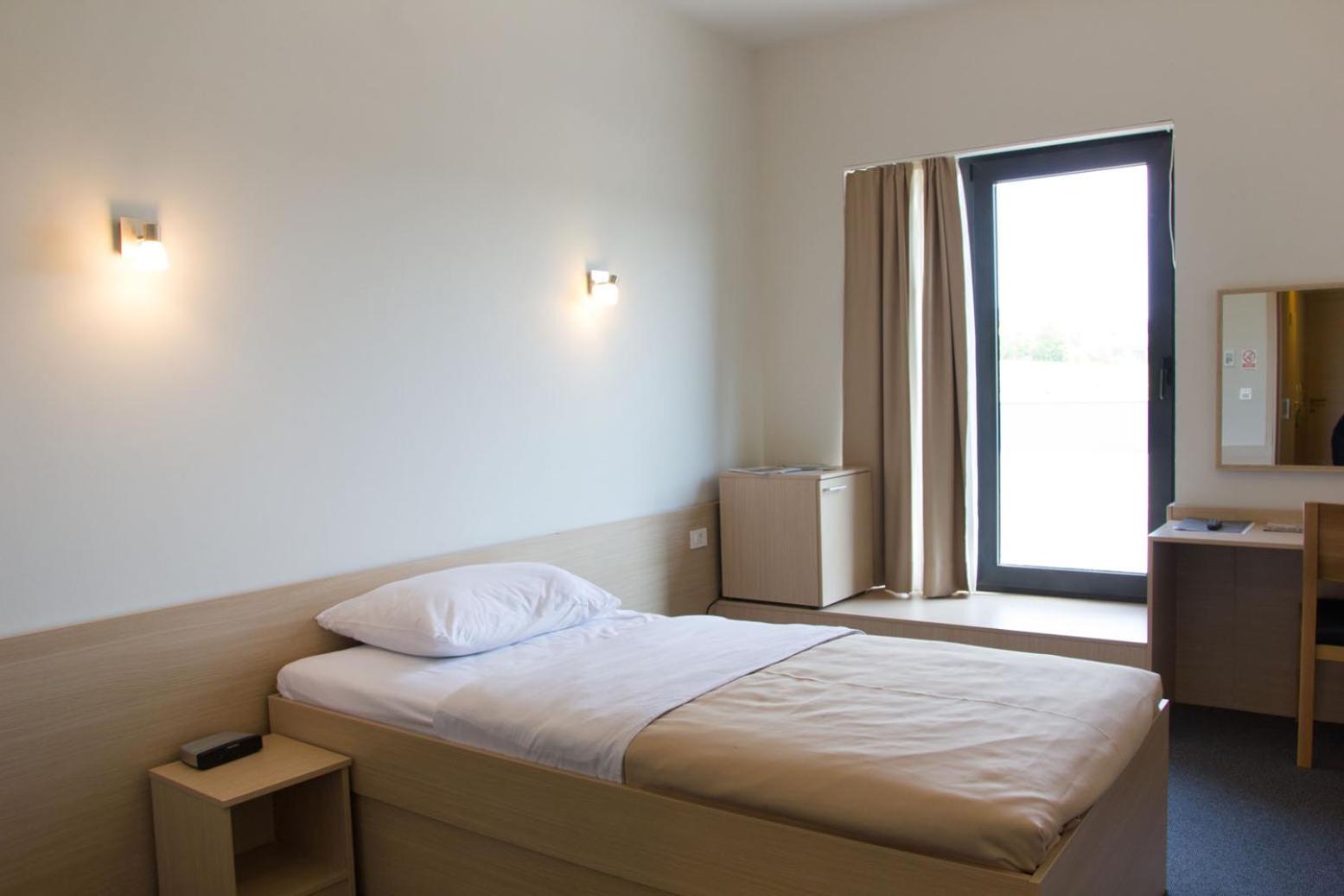 Single Room with Terrace