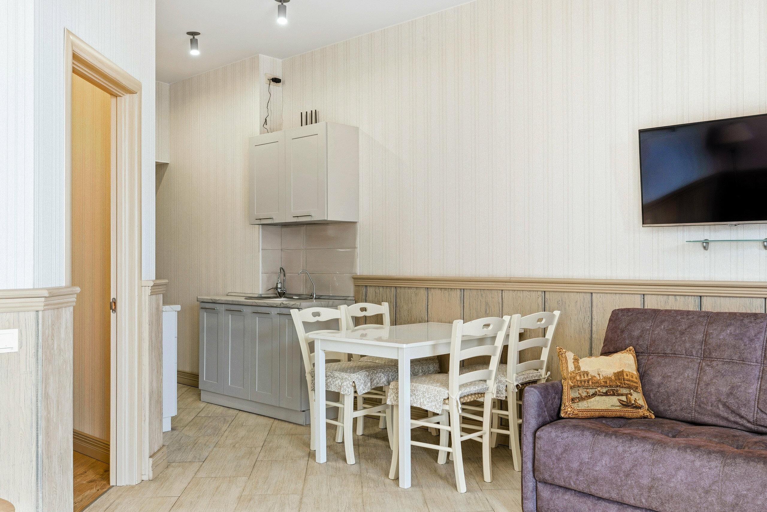 24 А Студия с балконом  видом на бассейн