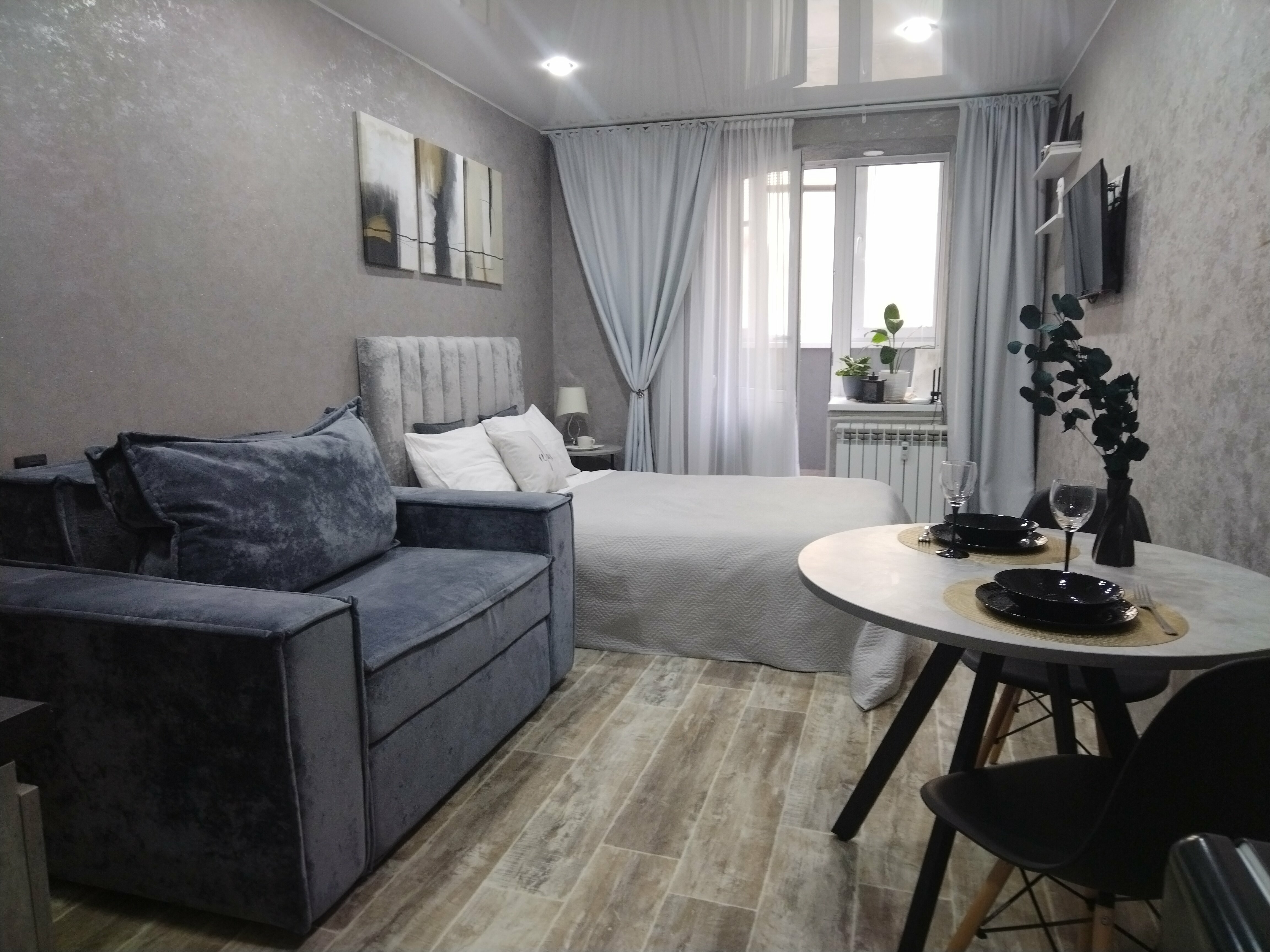 Трехместный номер с балконом