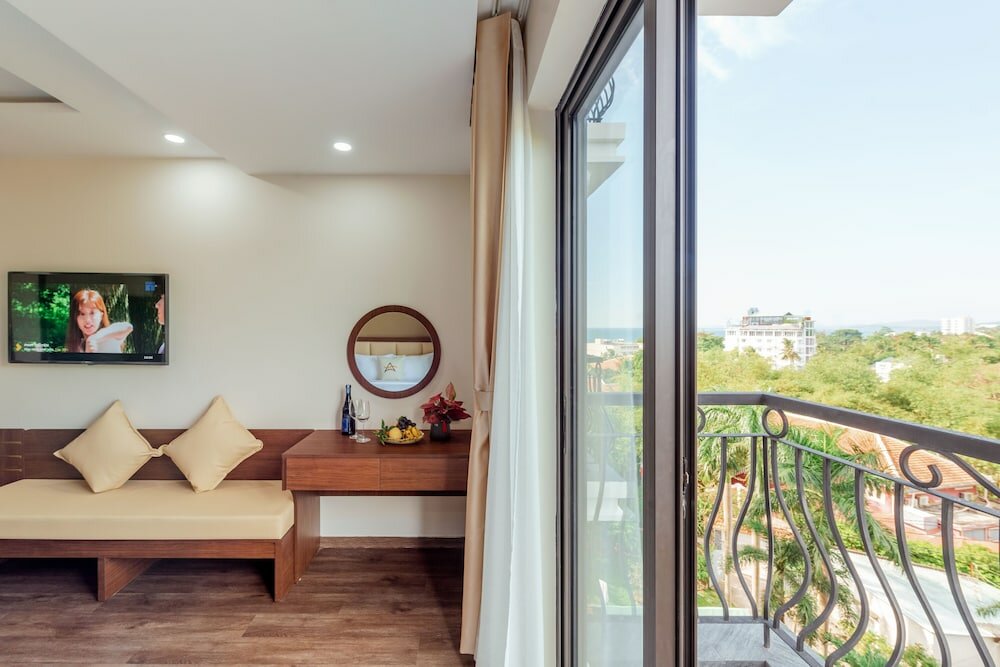 Family Room, City View