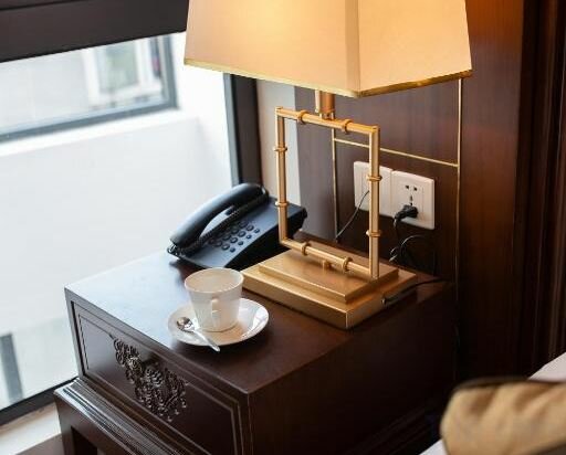 Deluxe Double - Internal Window