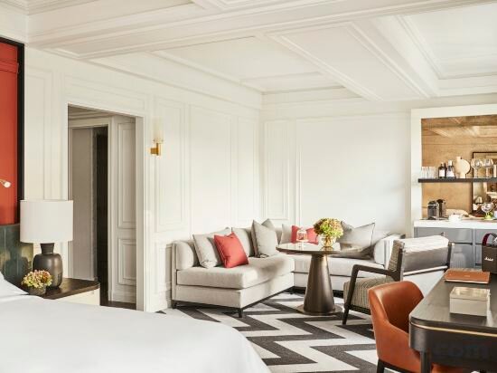 Grand Premier Castellana Room