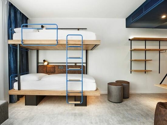 Comfort 3 Beds Room