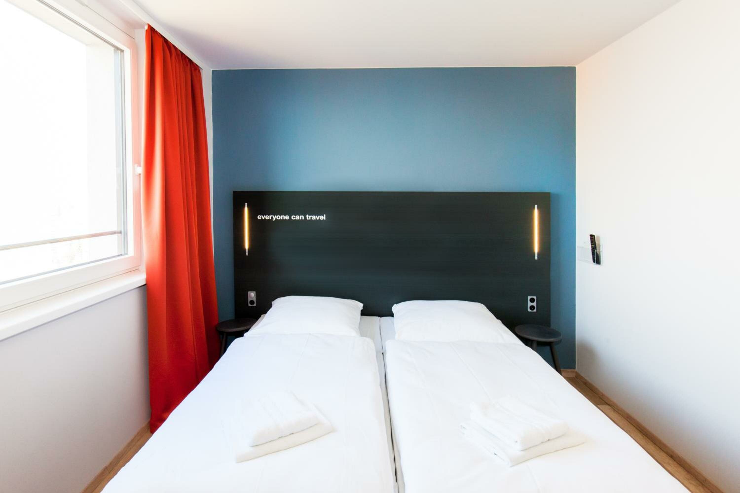 Twin room for Single use