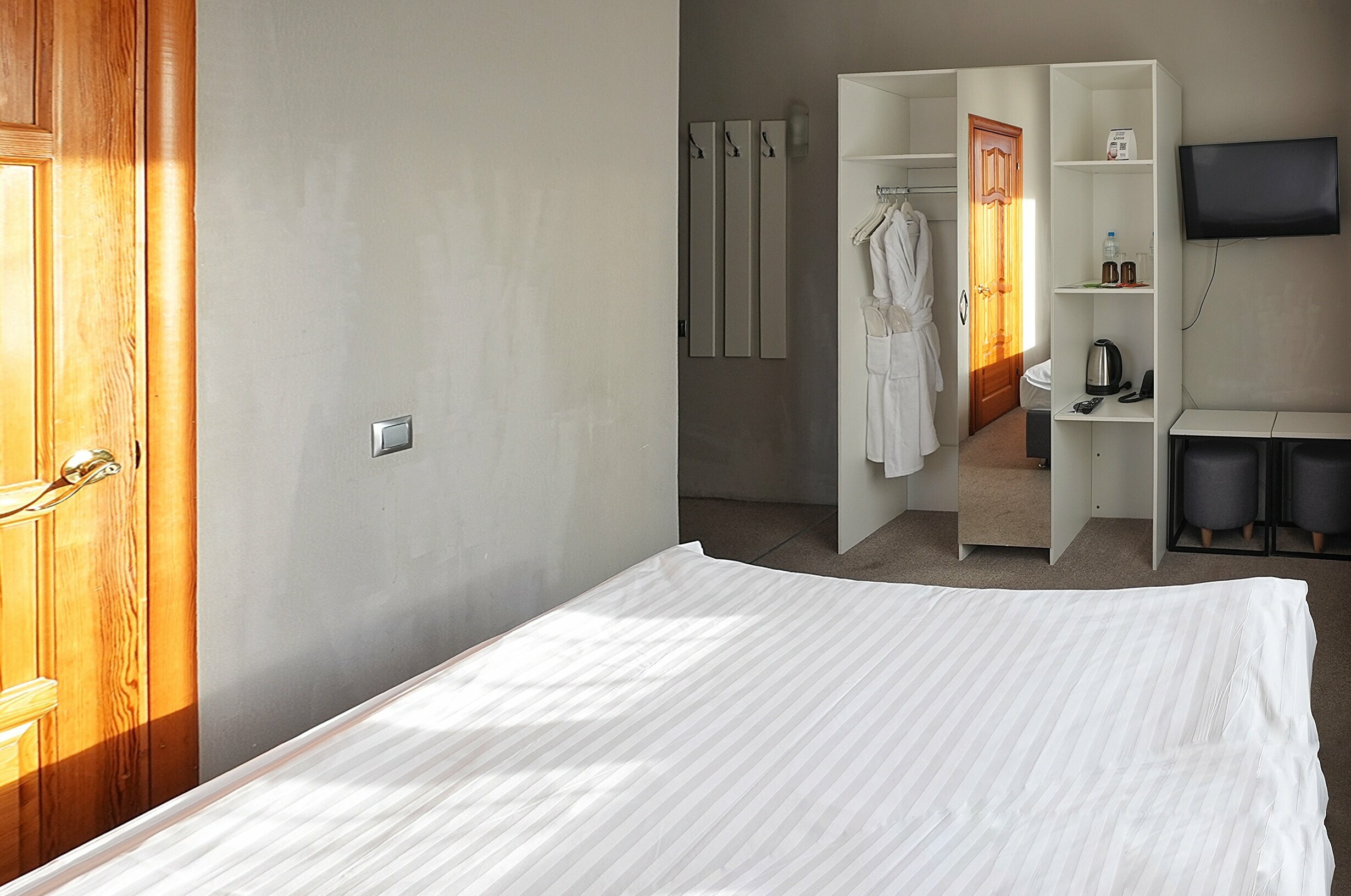 Двухместный эконом с одной двуспальной кроватью (Дополнительный корпус "Маячок" без лифта)