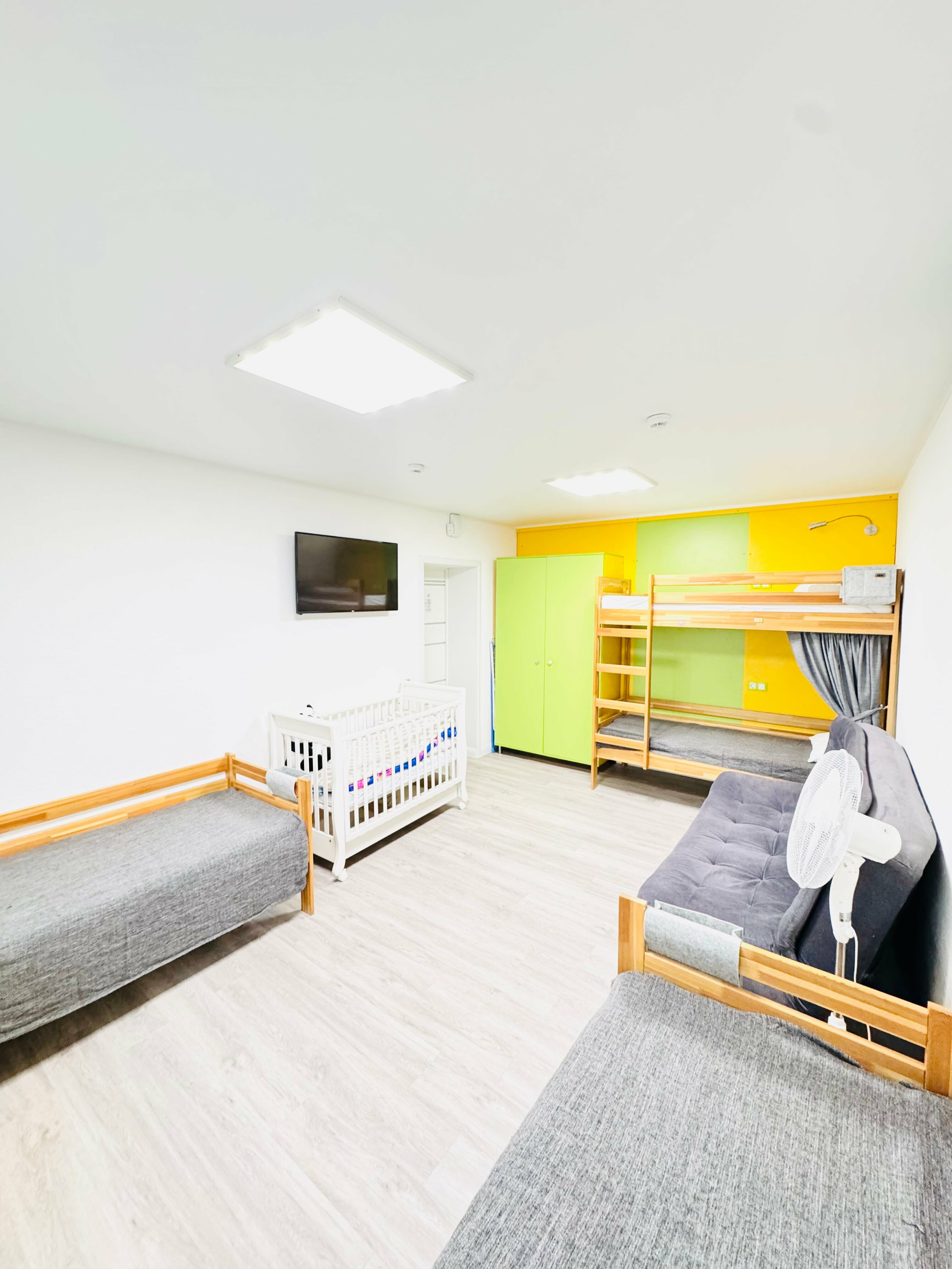 Семейный четырех местный