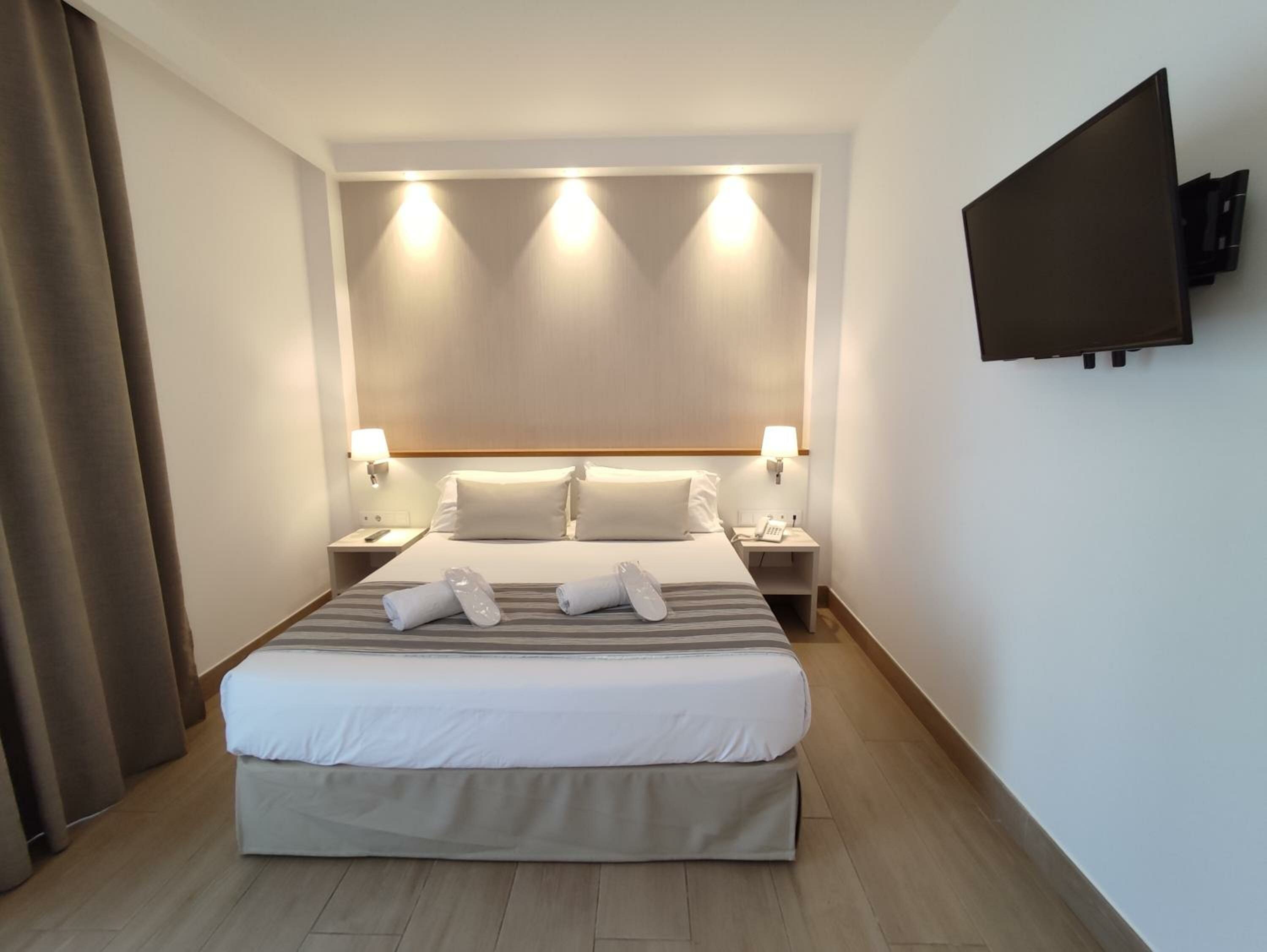 Standard Double Room (2 Adults)