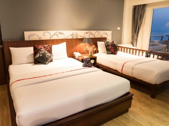 Deluxe Sea View Triple Room