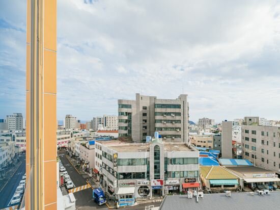 Family Twin Room (City View)