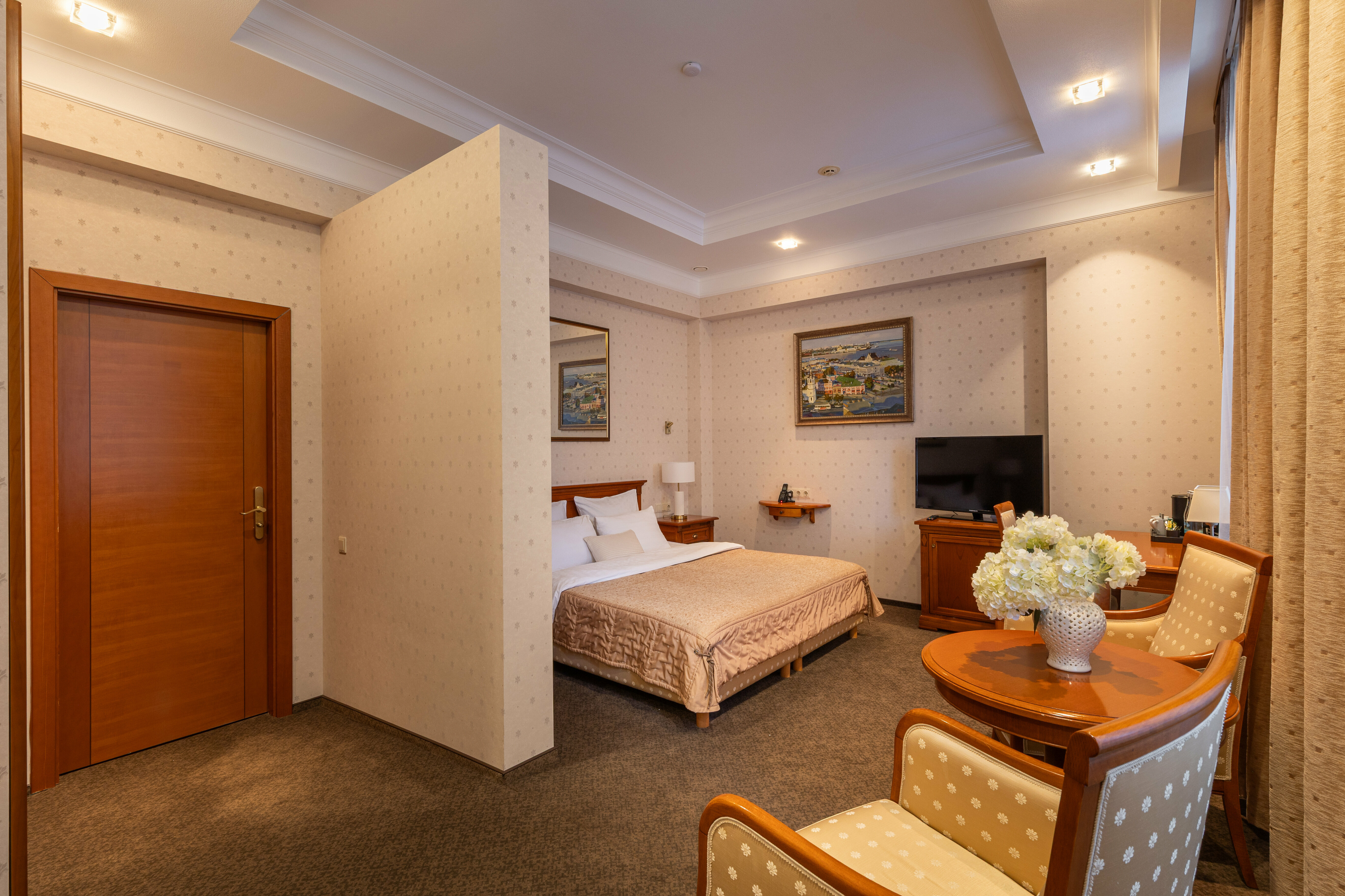 Номер Делюкс