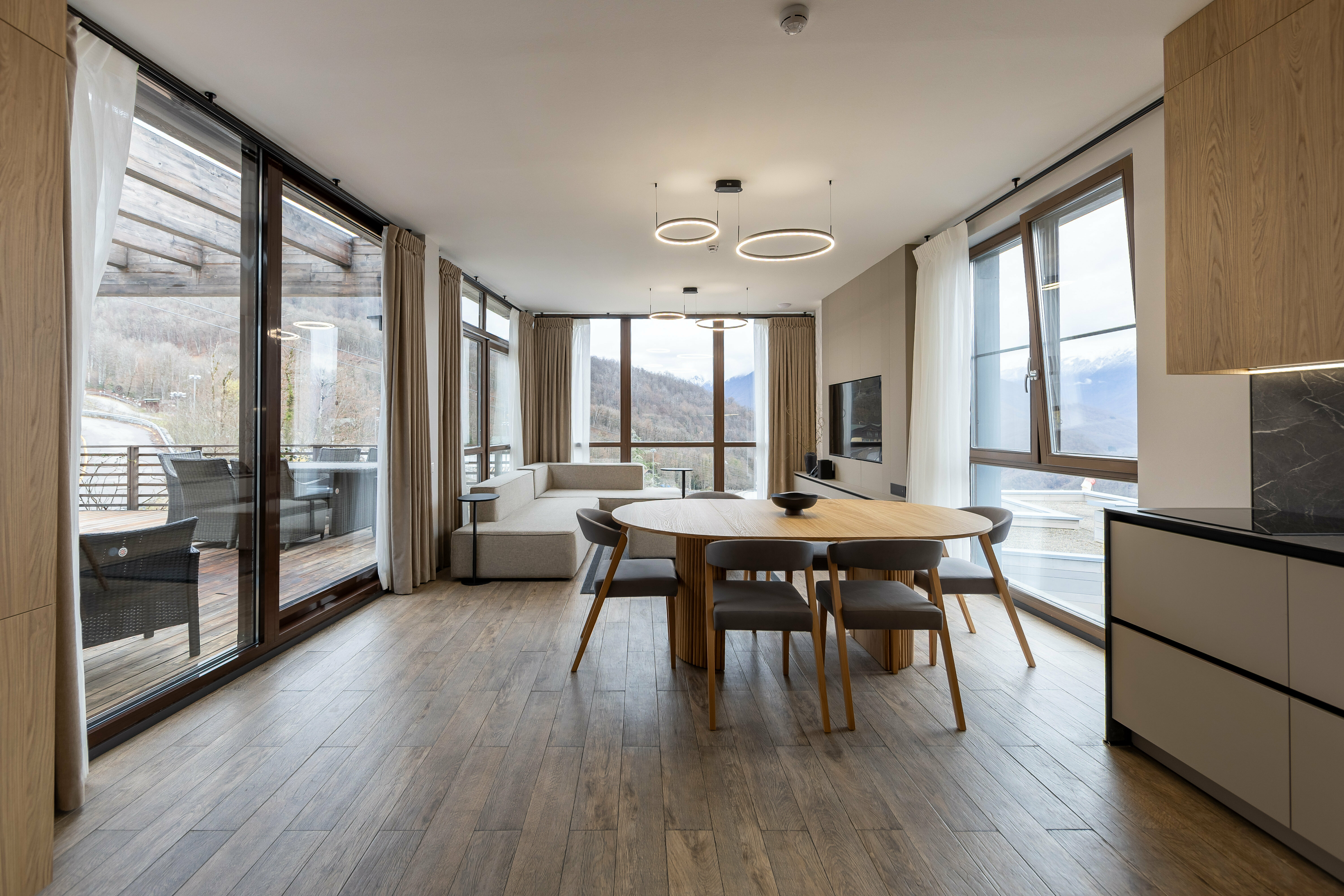 Вилла с 3-мя спальнями и панорамным видом на горы c Джакузи на террасе