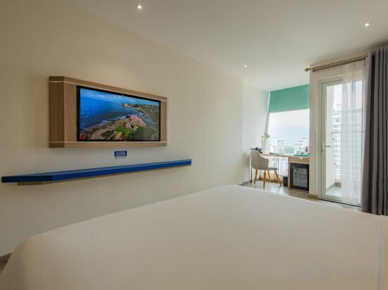 Senior Executive Queen Room