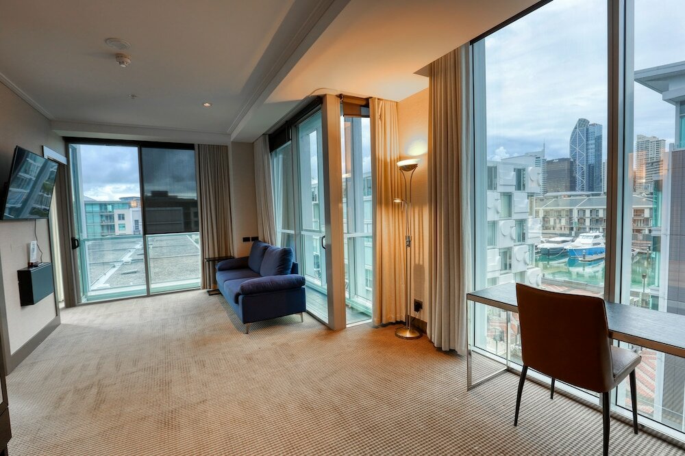 Junior King Suite Balcony, Pool View