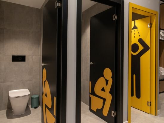 12-Bed Private Room With Private Bathroom