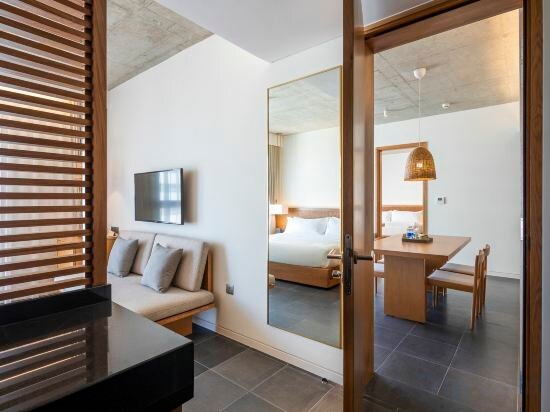 Two Bedroom Apartment with Baclony