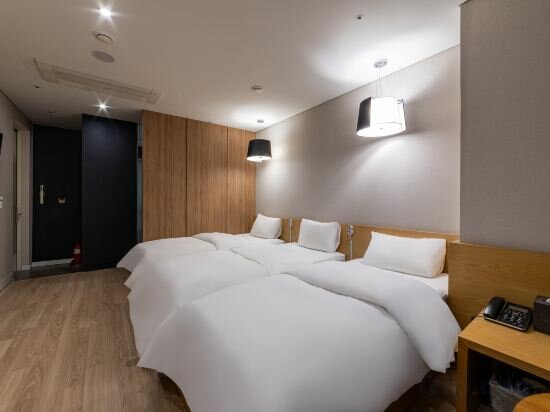 Superior Triple Room