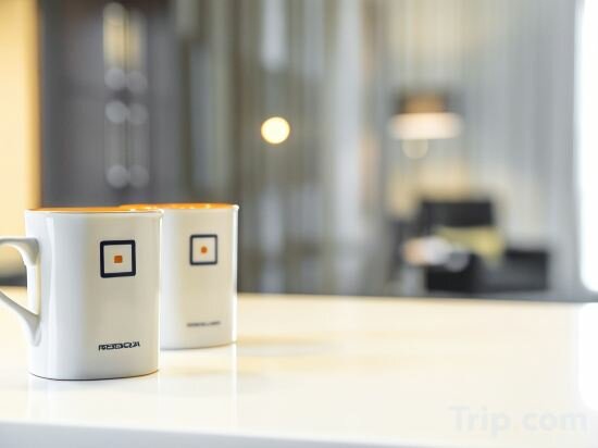 Centro Room - Queen Bed