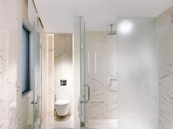 One Bedroom Suite Ocean View