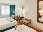 Classic Triple Room With Double Bed в Отель Sercotel Gran Hotel Conde Duque
