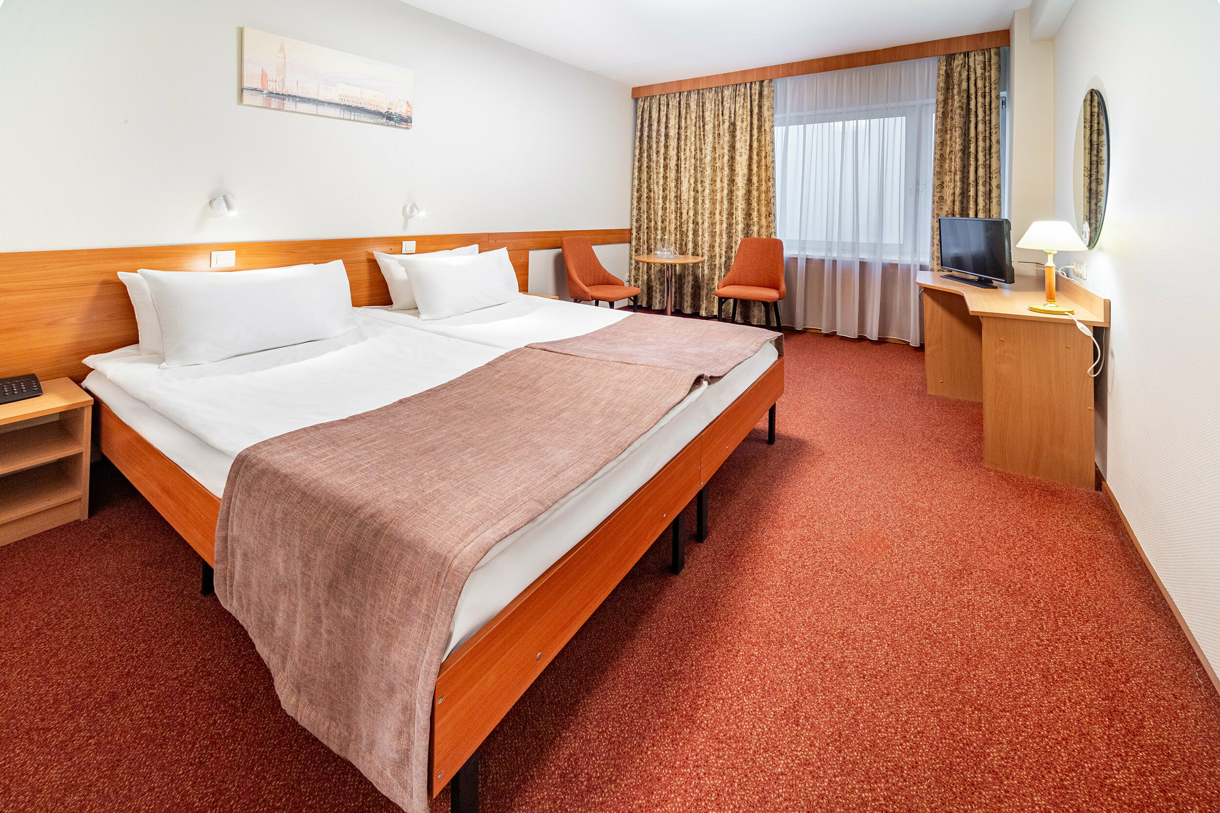 Стандарт с широкой кроватью