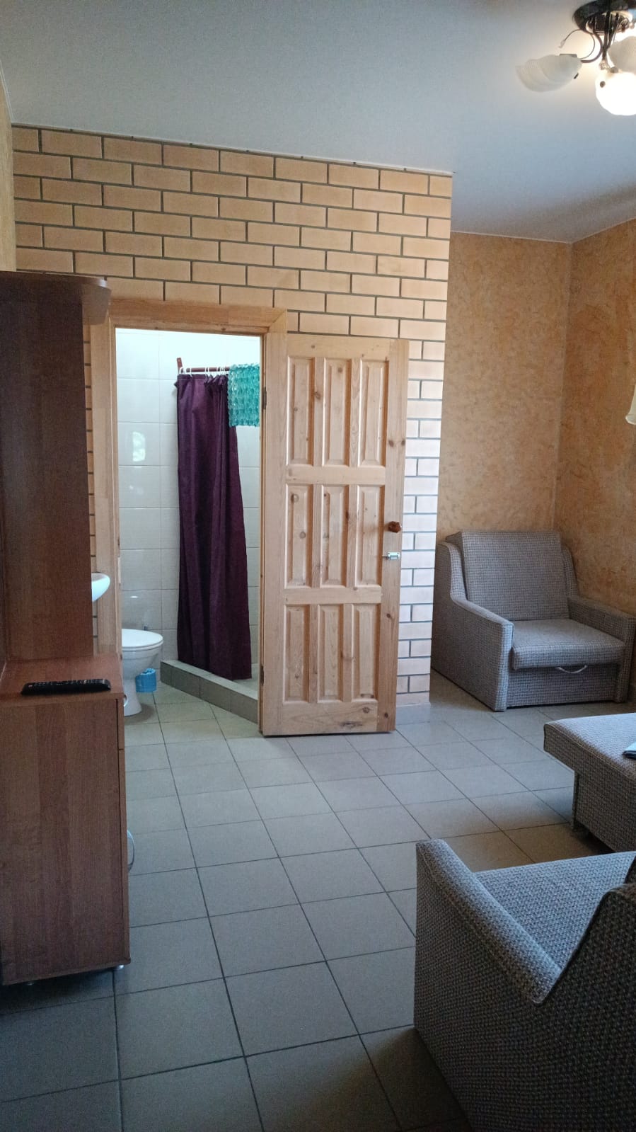 Трехместный номер «Комфорт» с душем