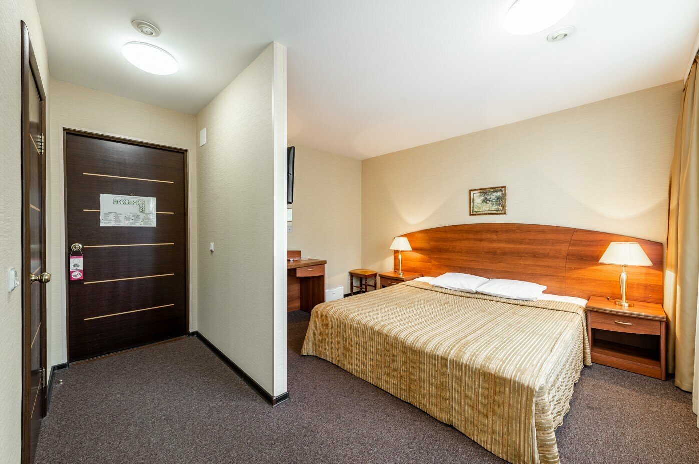 Номер Комфорт с двуспальной кроватью