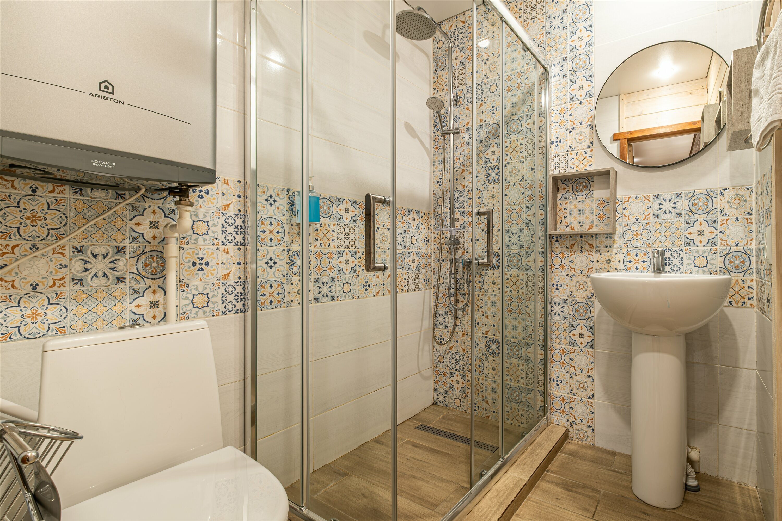 Номер 7 - 6-ти местный