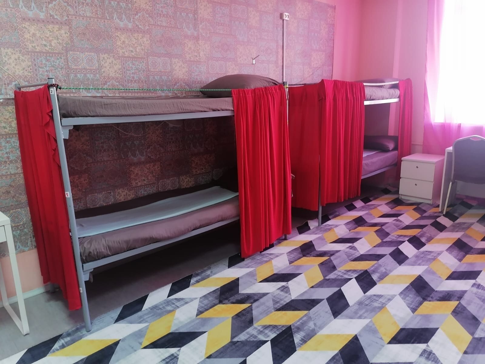 Койко-место в общем номере 2 с четырьмя двухъярусными кроватями