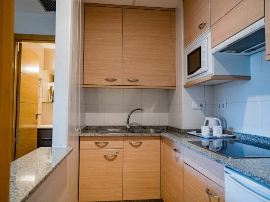 One-Bedroom Apartment - Twin Beds