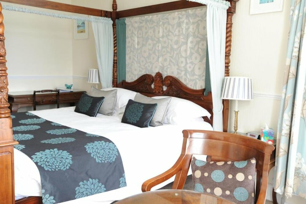 Superior Double Room, Ensuite, Sea View (with bath or shower)