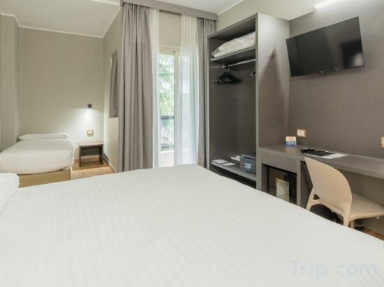 Comfort Triple Room With Balcony