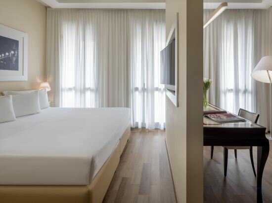 Junior Suite Double With Rollaway Bed
