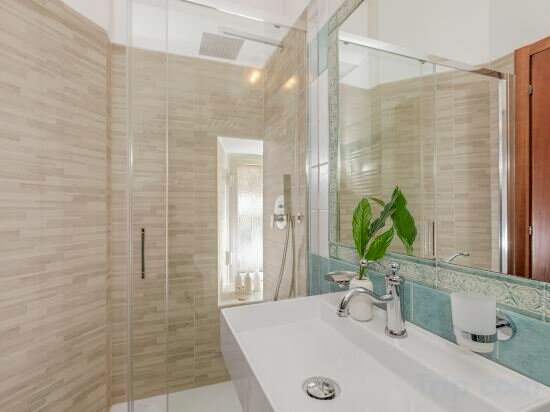 Double Room For Single Use