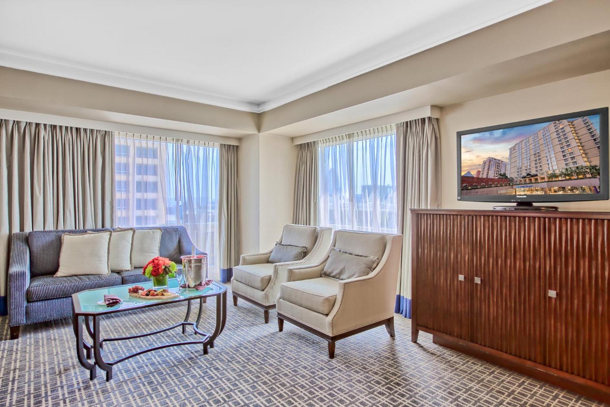 Deluxe Executive Suite - 1 King Bed