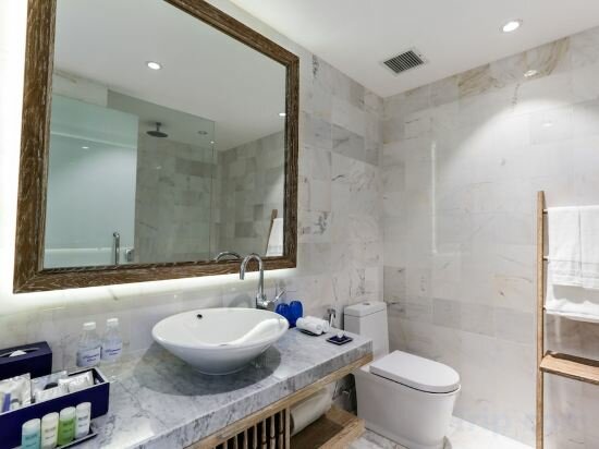 Thera Triple Suite With Balcony