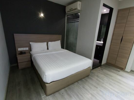 Superior Queen Room No Window Non Smoking