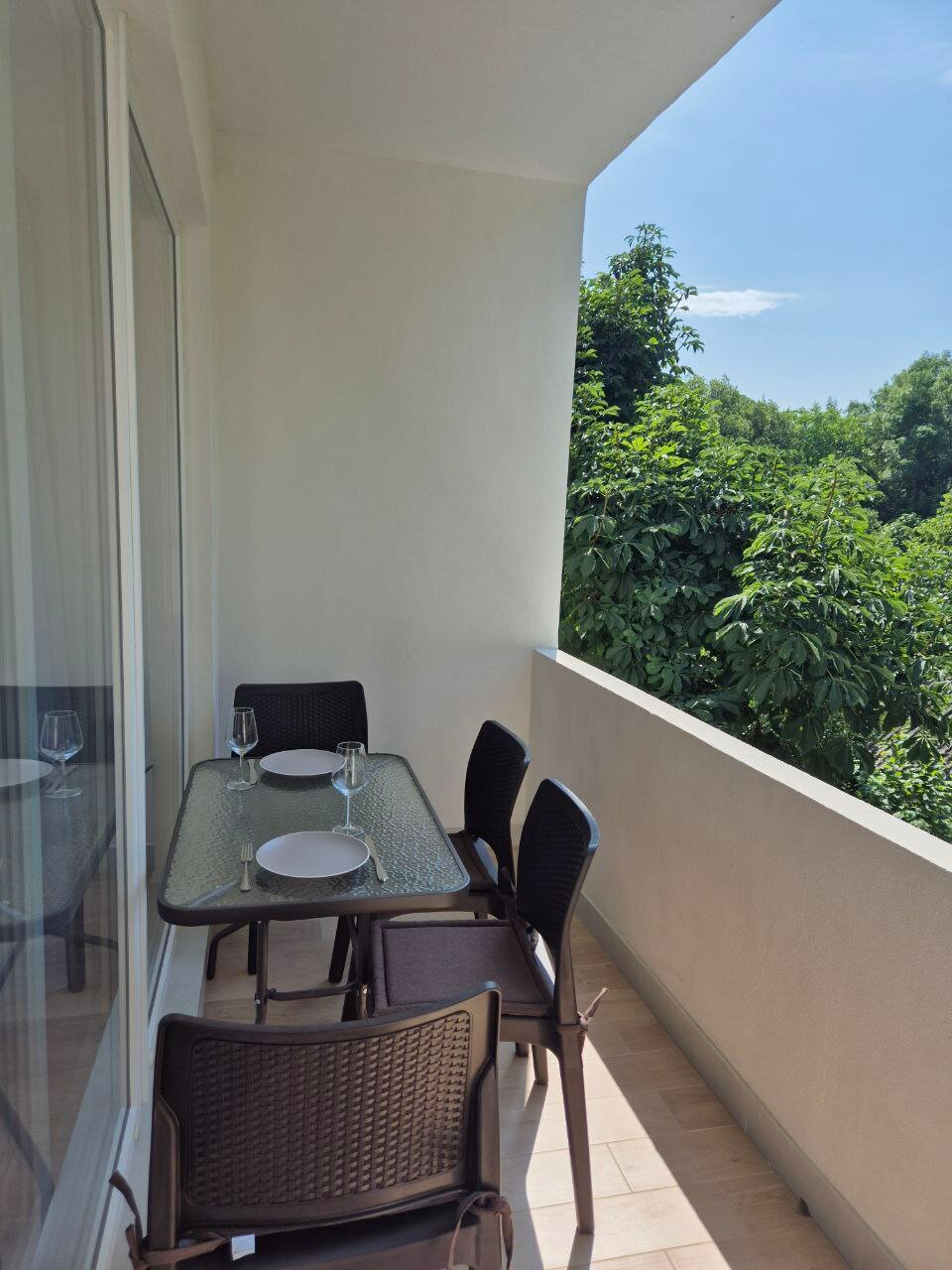 Четырехместный номер с балконом