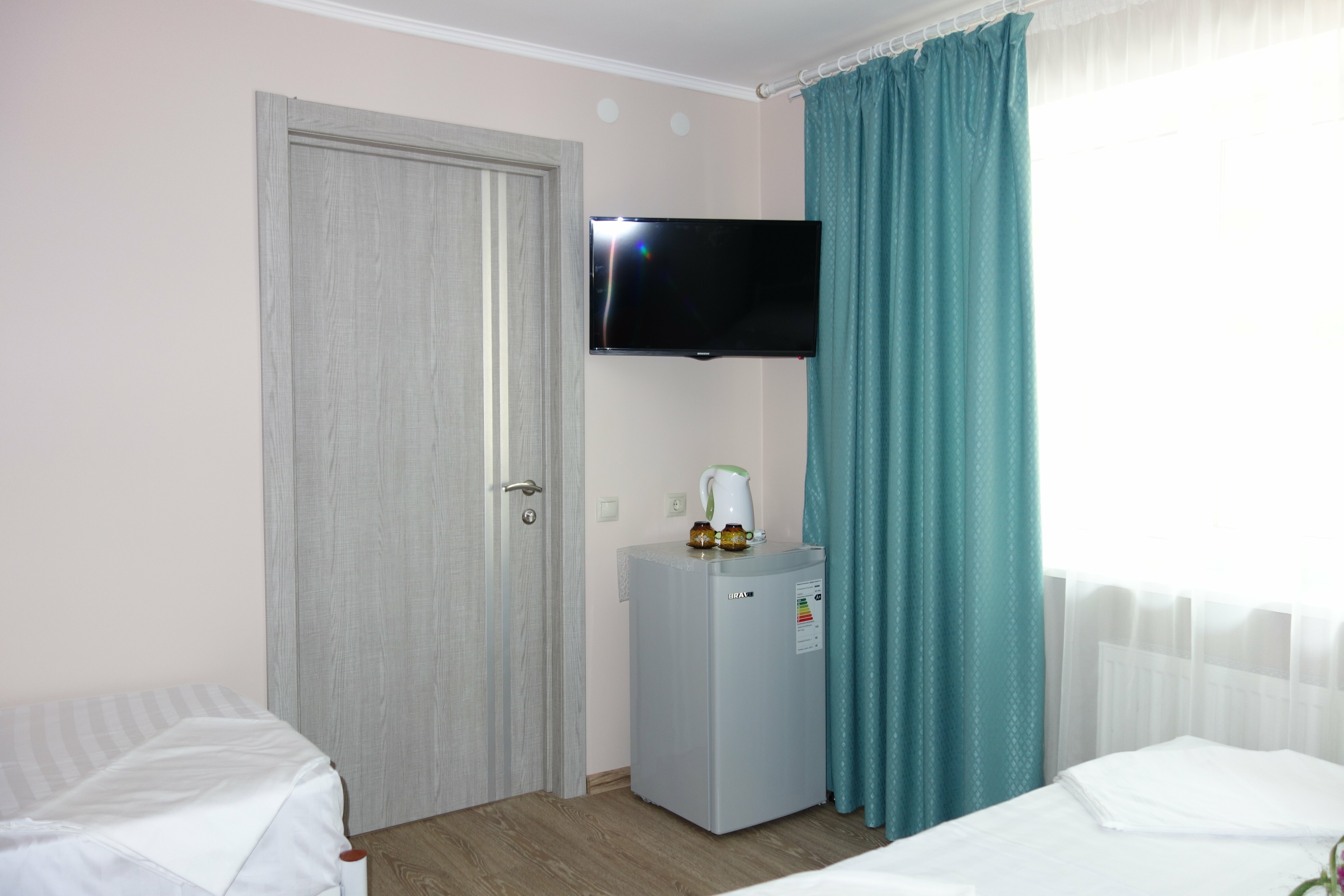 Трехместный номер на первом этаже без балкона