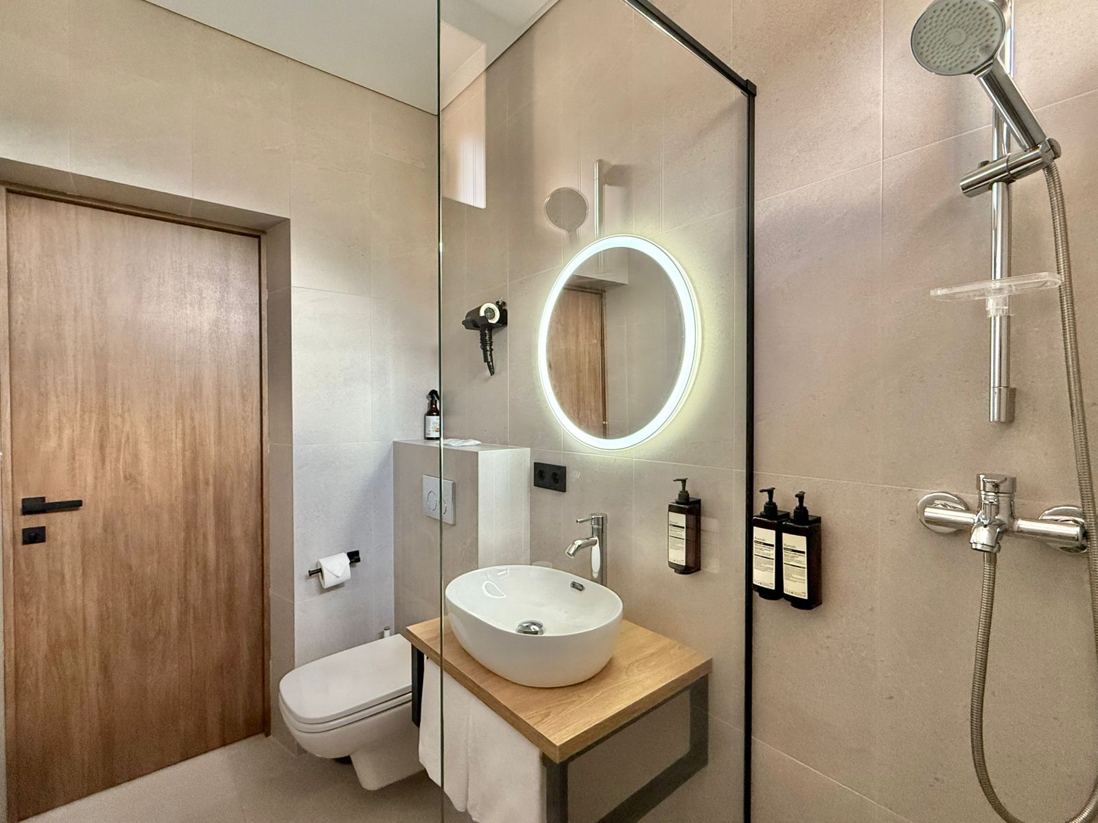 Двухместный номер с 2 отдельными кроватями и балконом