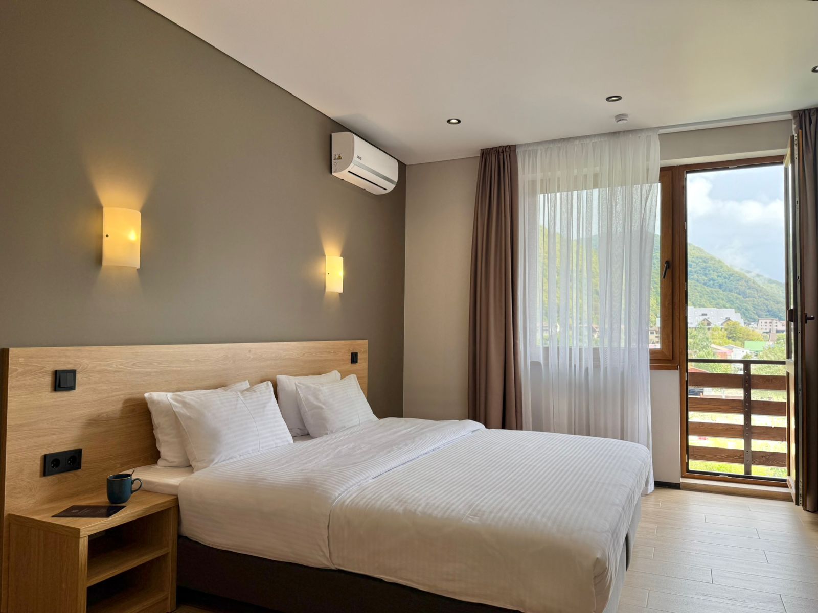 Двухместный номер с 2 отдельными кроватями и балконом