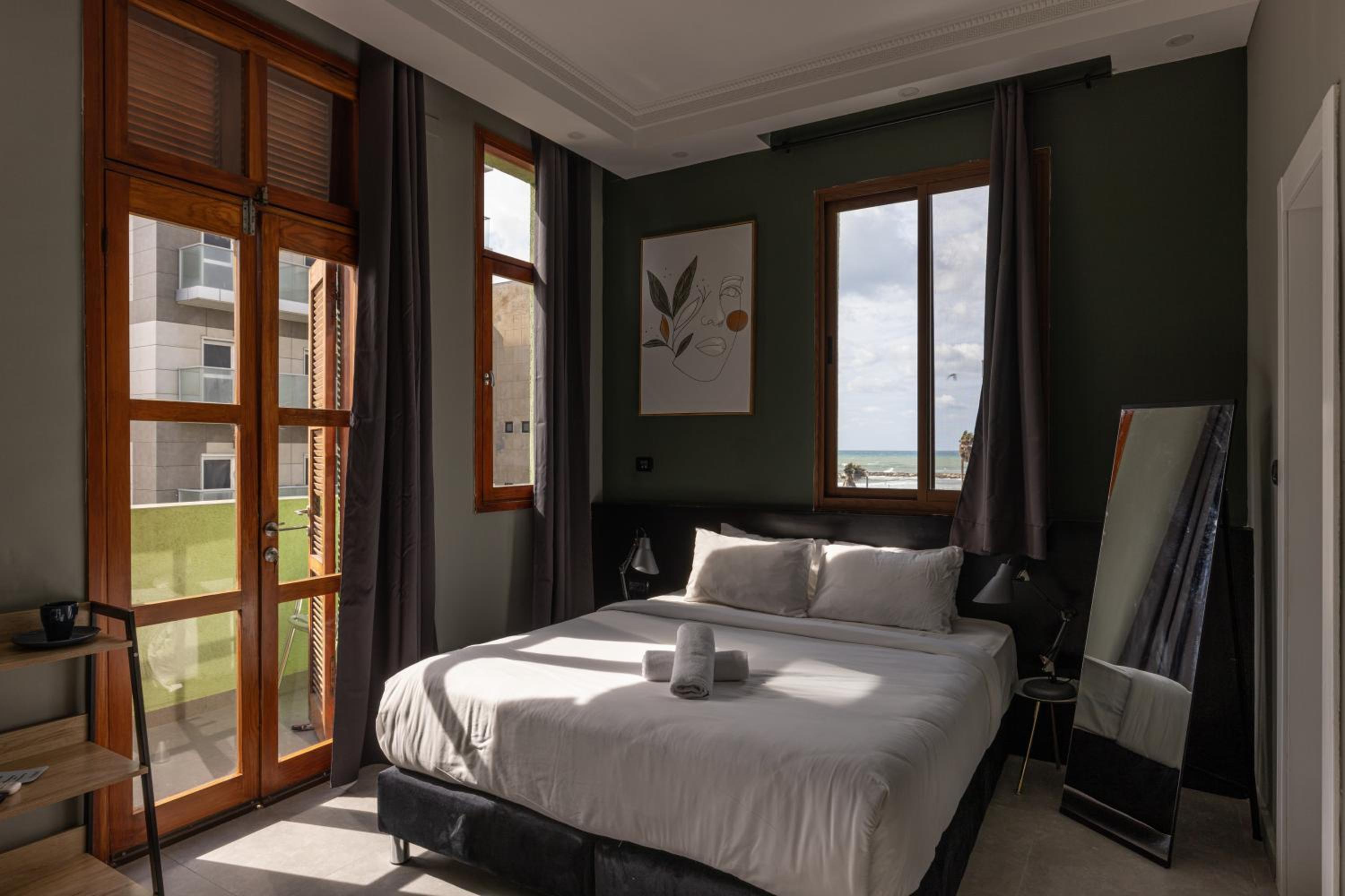 Studio with Balcony (2 Adults)