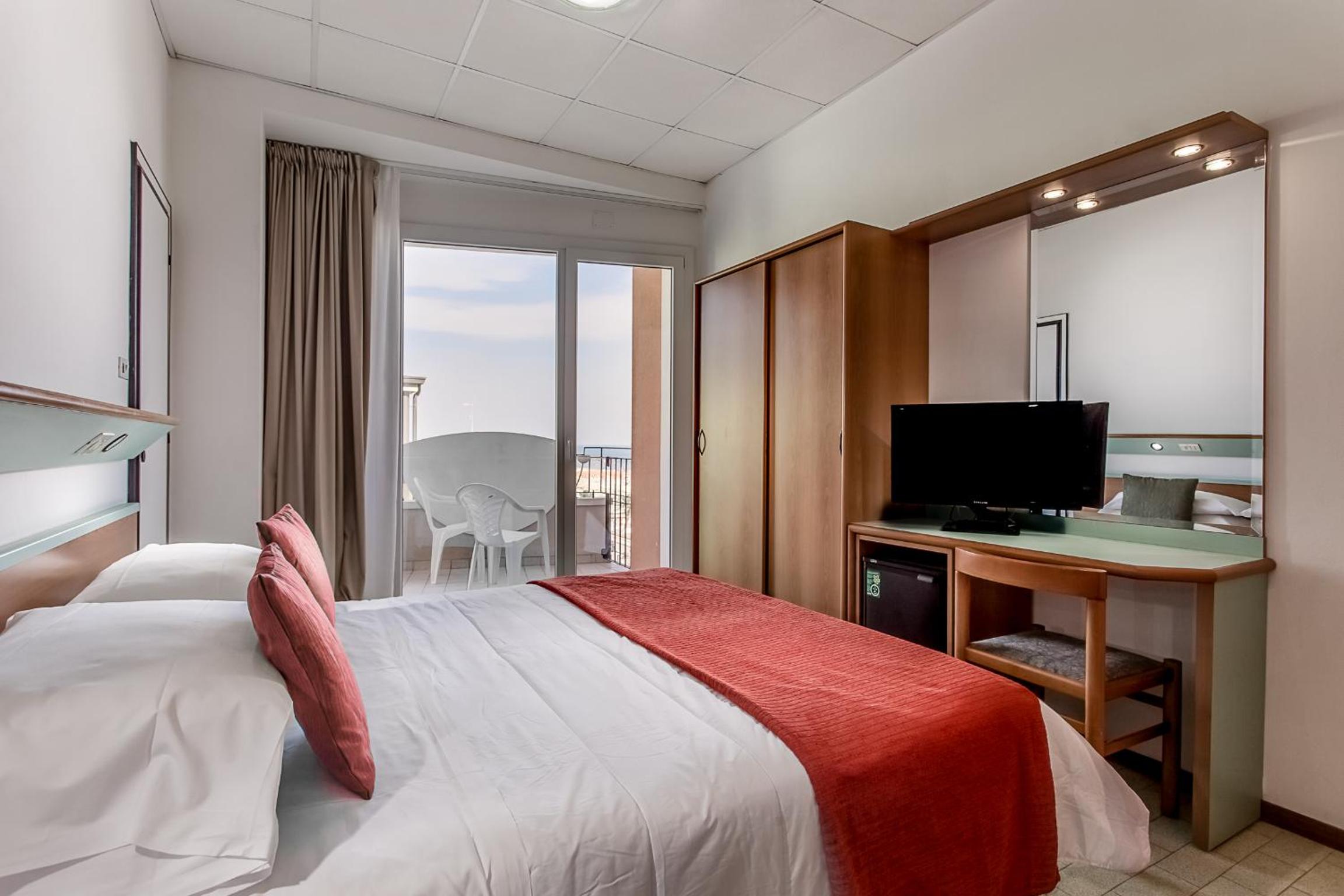 Double or Twin Room with Sea View